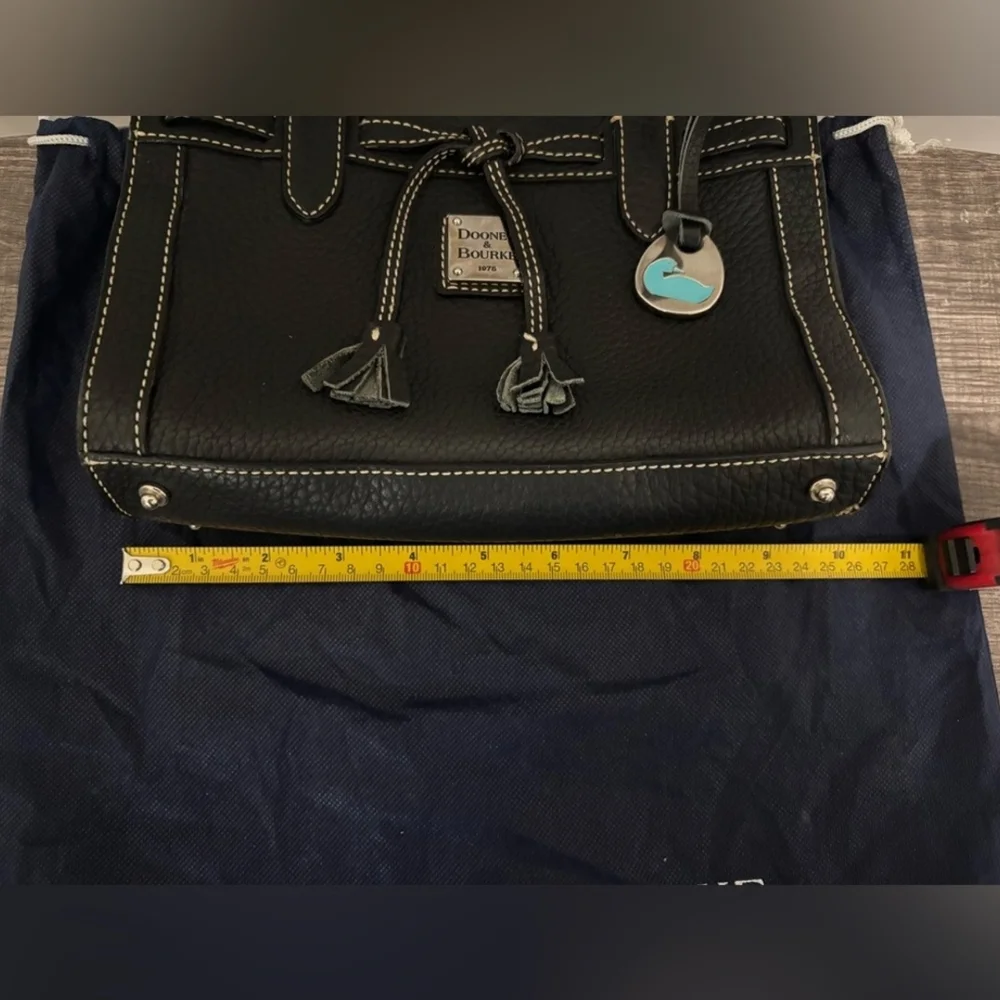 Dooney & Bourke Black Pebbled Leather Shouder Bag with Blue Duck Hangtag - Picture 10 of 11